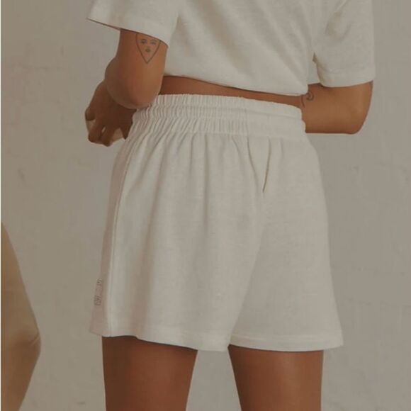 VACANCY The Essential Shorts - Coconut Milk NEW with Tag Size US 4 - Picture 8 of 8